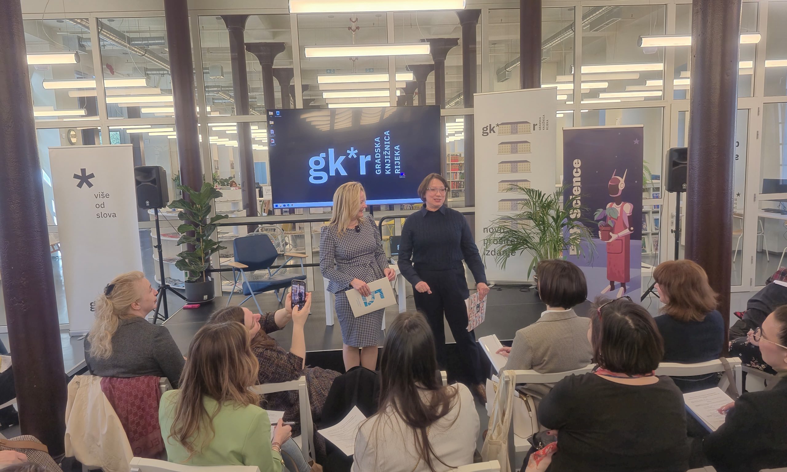 8936d8ae-7cbd-4b0c-aad6-f04852f718fa