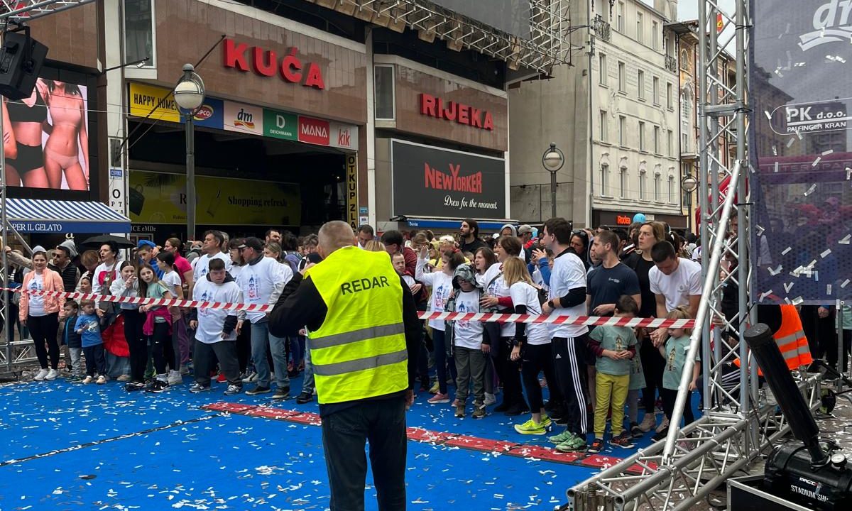 0110cb15-3461-47d1-9582-69140ae3f768 (1)