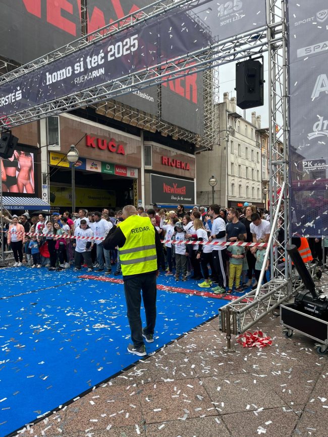 0110cb15-3461-47d1-9582-69140ae3f768 (1)